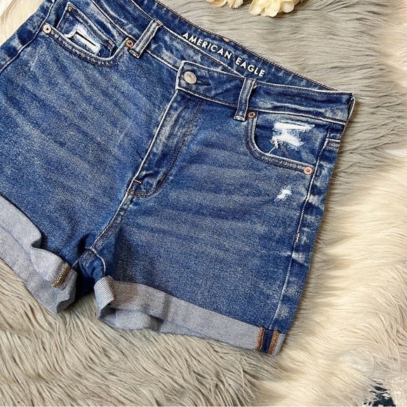 American Eagle V Cross Front Mom Denim Cuffed Women’s Shorts Sz 4 - Picture 4 of 10